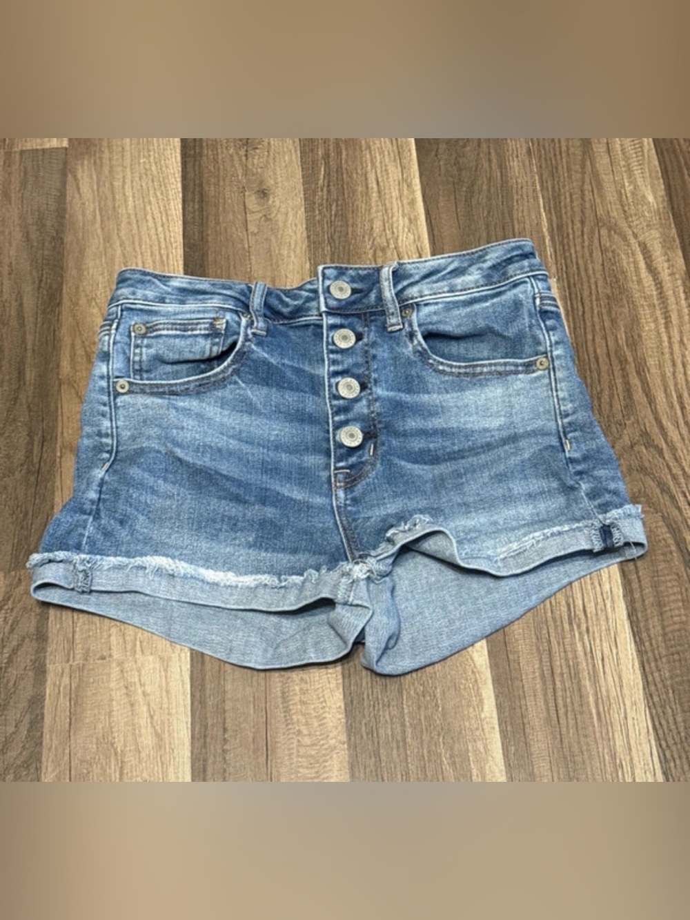 American Eagle women’s denim shorts size 4